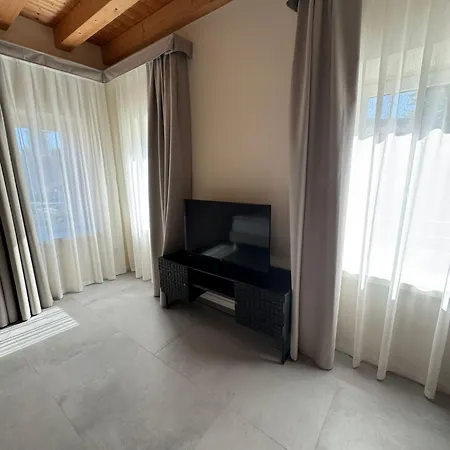 Hillside House Sant'andrea דירה *